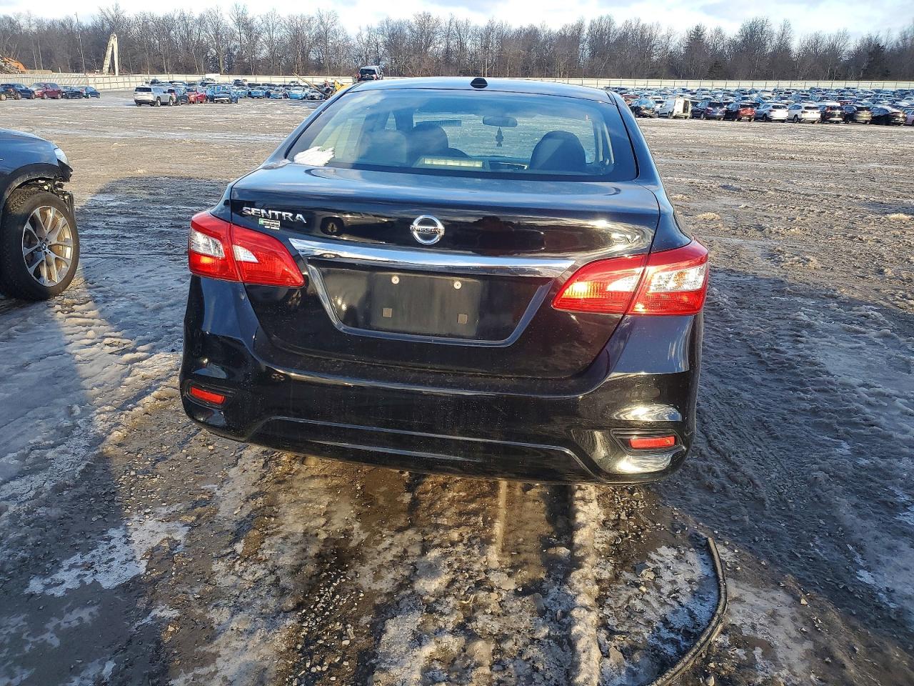 2018 NISSAN SENTRA S photo 11