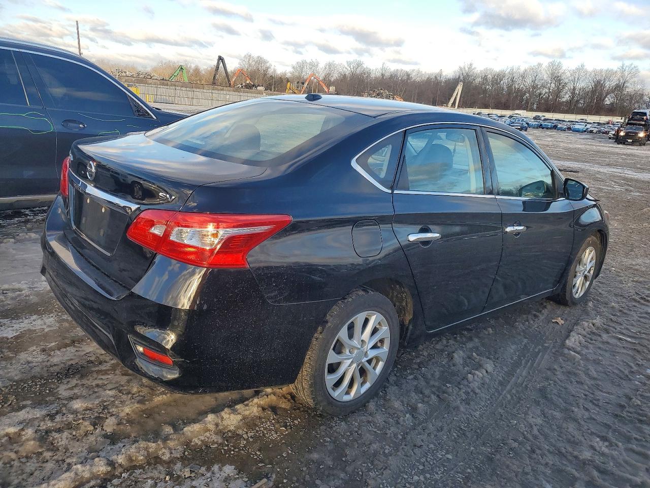 2018 NISSAN SENTRA S photo 5