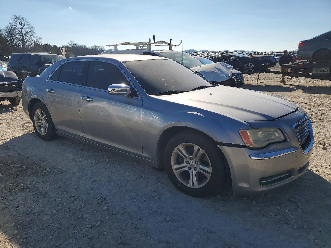2014 CHRYSLER 300 photo 4