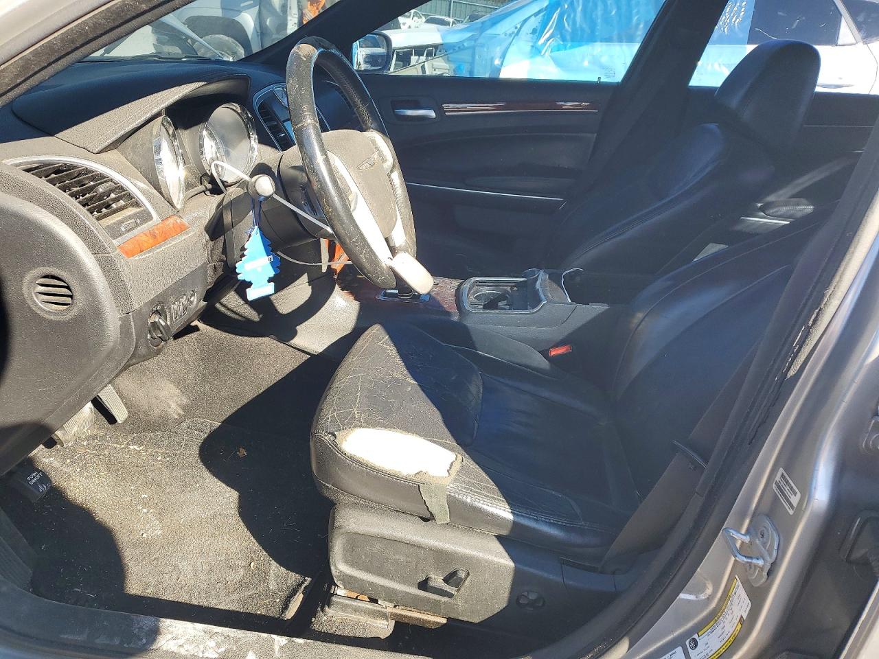 2014 CHRYSLER 300 photo 7