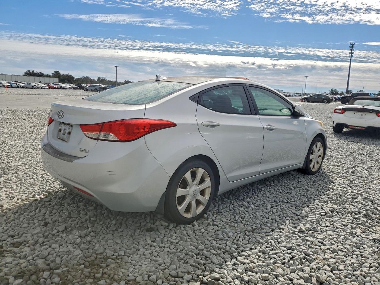 2013 HYUNDAI ELANTRA GLS photo 3
