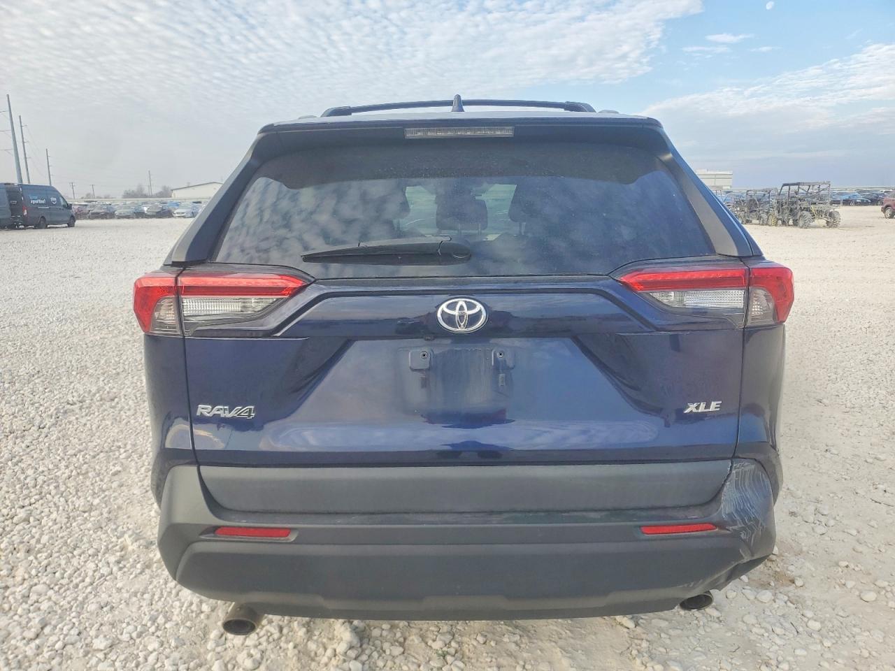 2021 TOYOTA RAV4 XLE PREMIUM photo 6