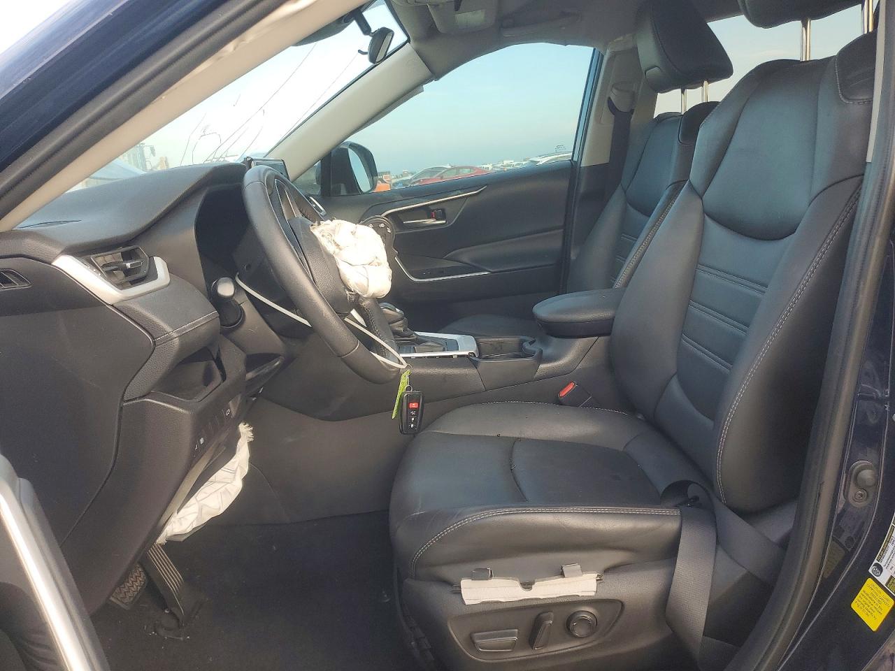 2021 TOYOTA RAV4 XLE PREMIUM photo 7