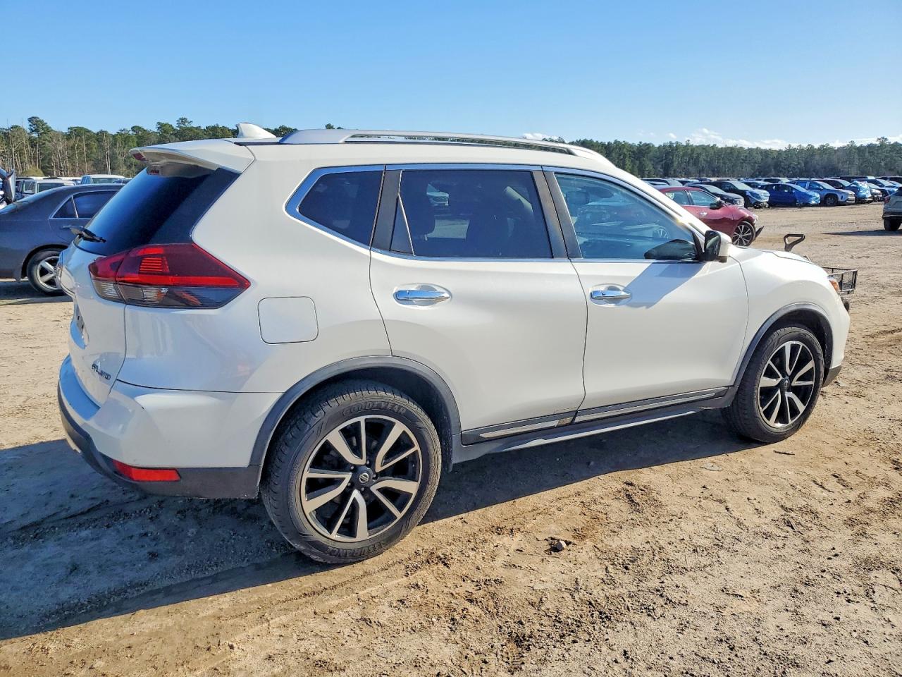 2018 NISSAN ROGUE S photo 3