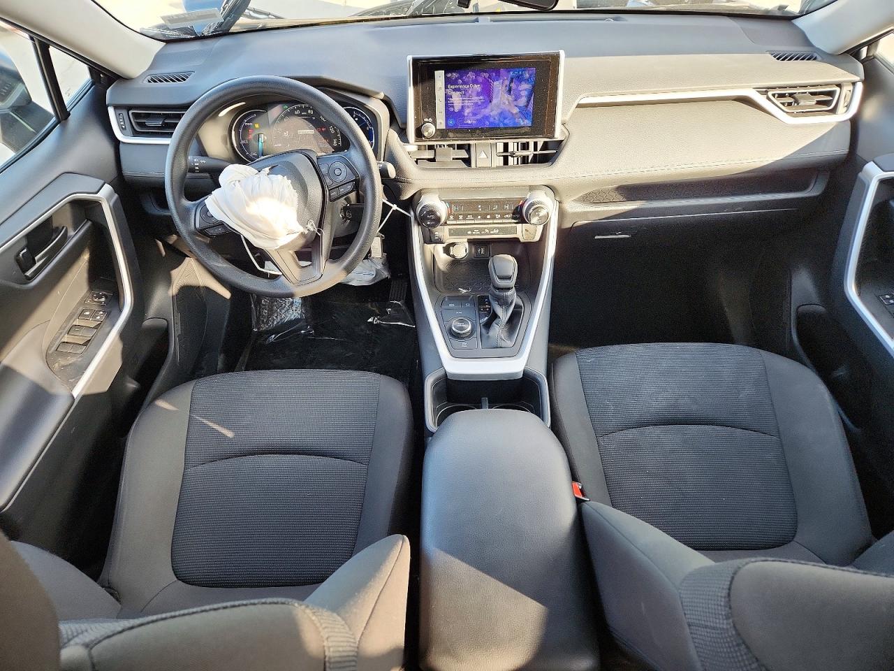 2025 TOYOTA RAV4 LE photo 8