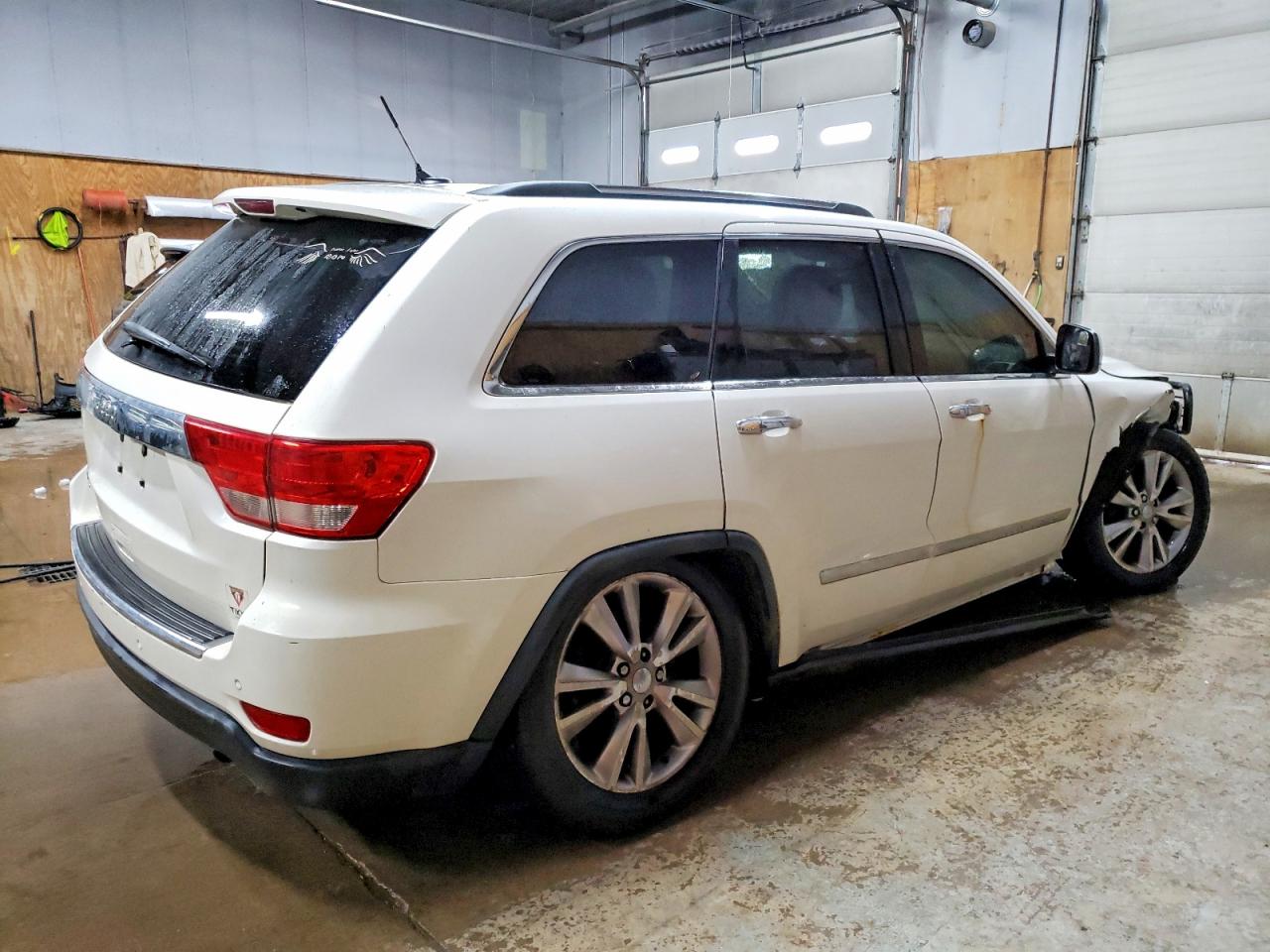 2012 JEEP GRAND CHEROKEE LIMITED photo 3