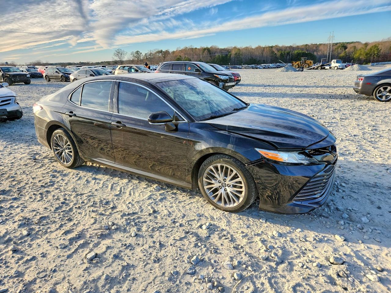2018 TOYOTA CAMRY XSE photo 4