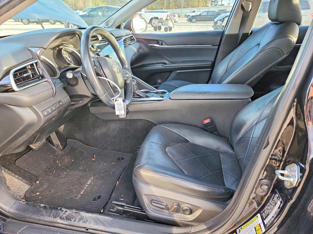 2018 TOYOTA CAMRY XSE photo 7