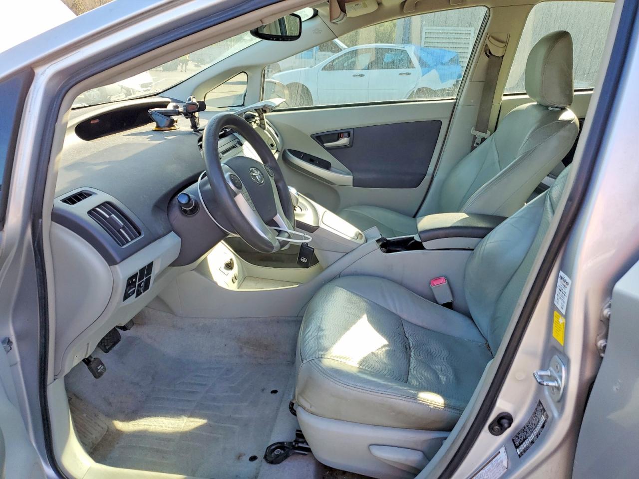 2011 TOYOTA PRIUS photo 13