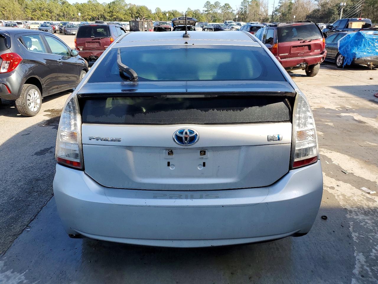 2011 TOYOTA PRIUS photo 11