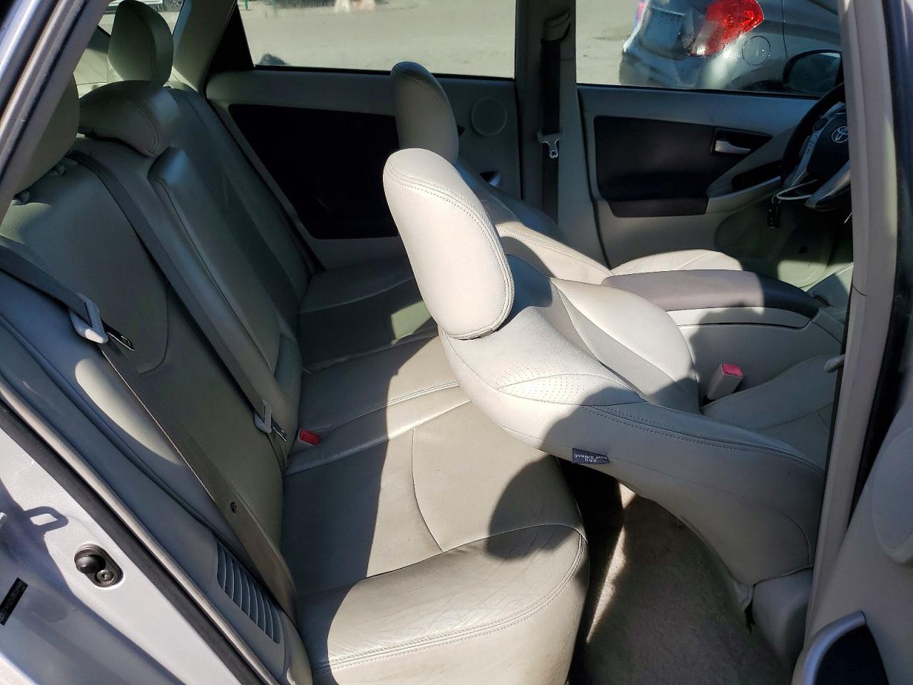2011 TOYOTA PRIUS photo 19