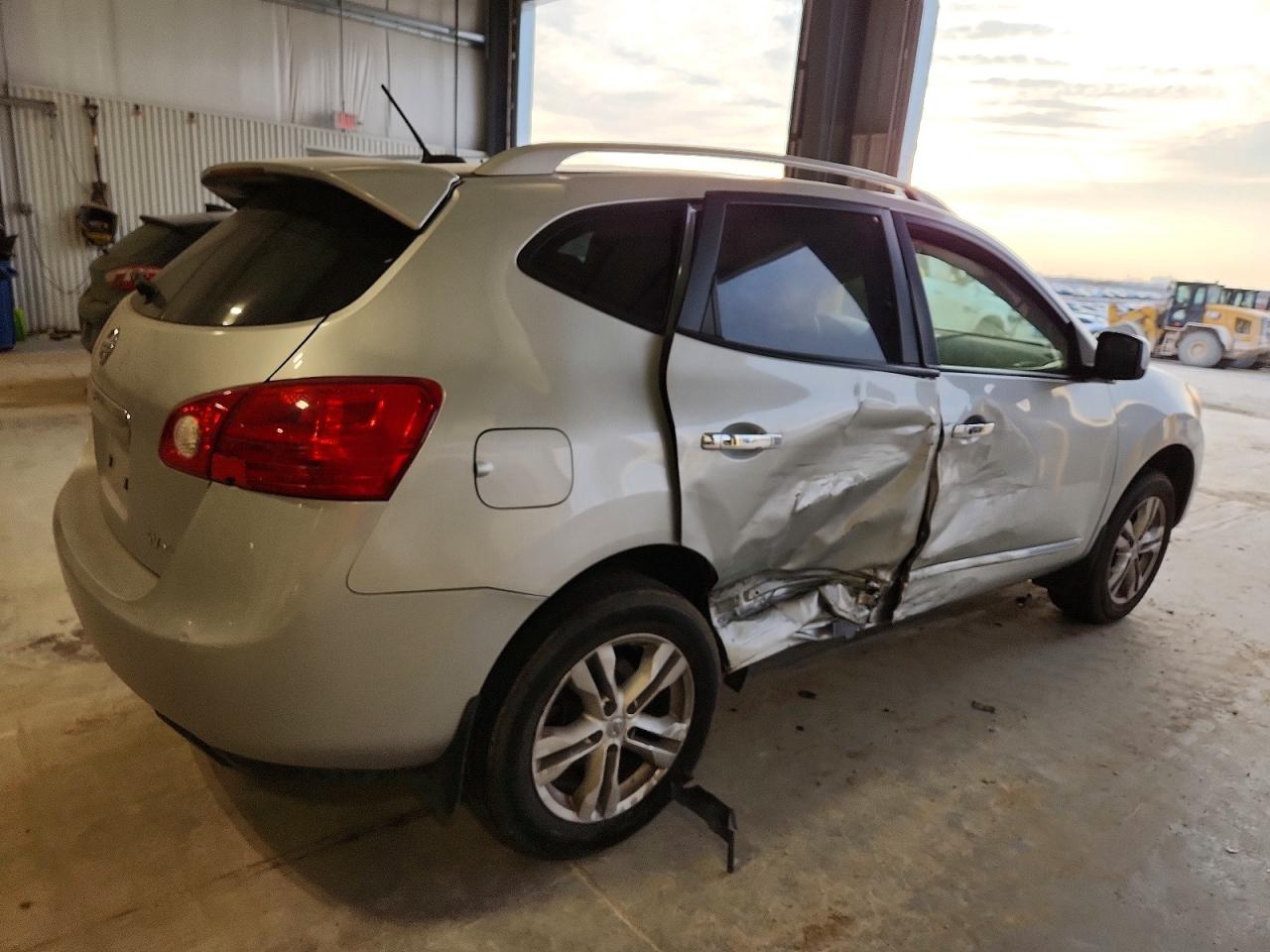 2013 NISSAN ROGUE S photo 5