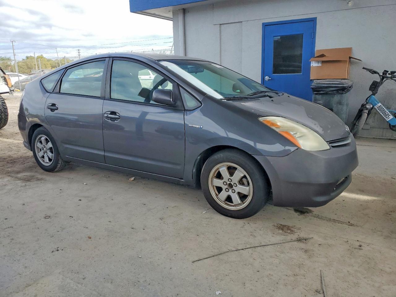2009 TOYOTA PRIUS photo 4