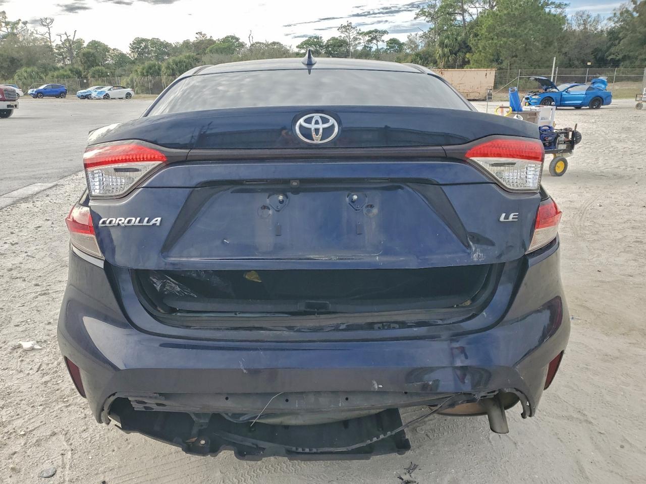 2020 TOYOTA COROLLA LE photo 6