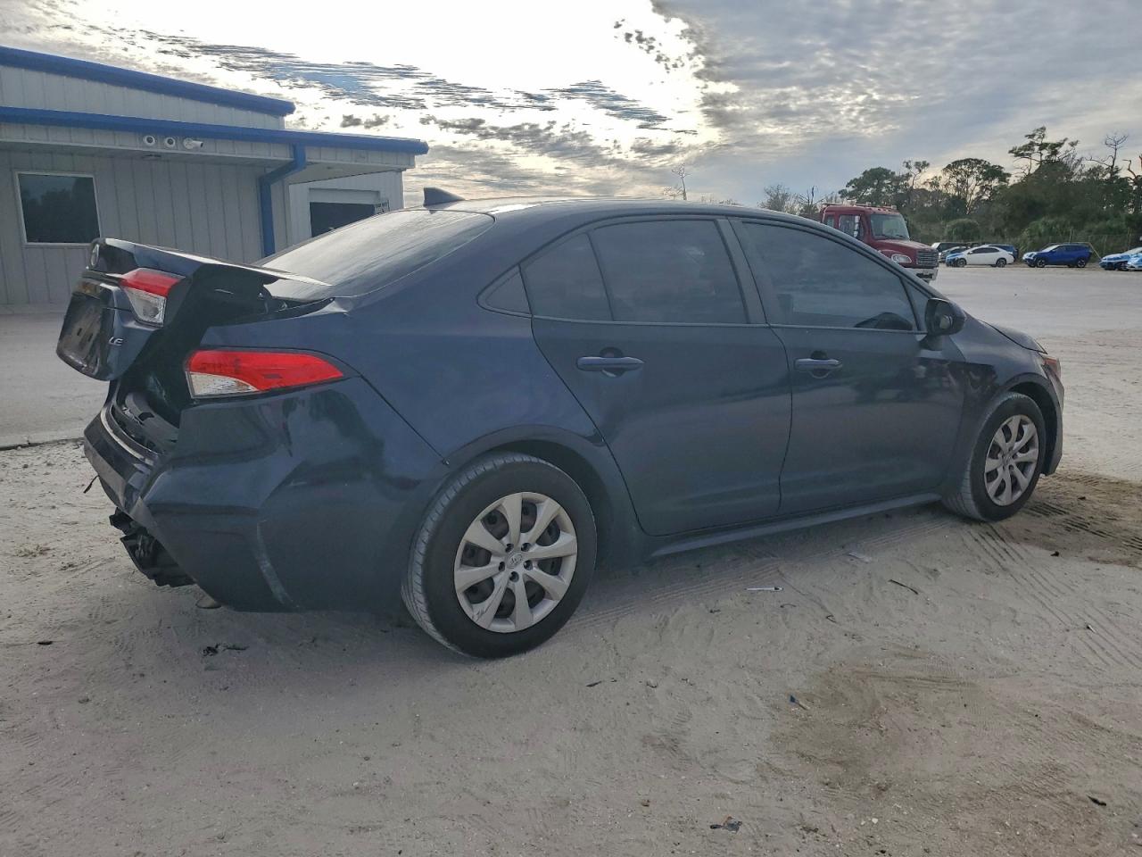 2020 TOYOTA COROLLA LE photo 3