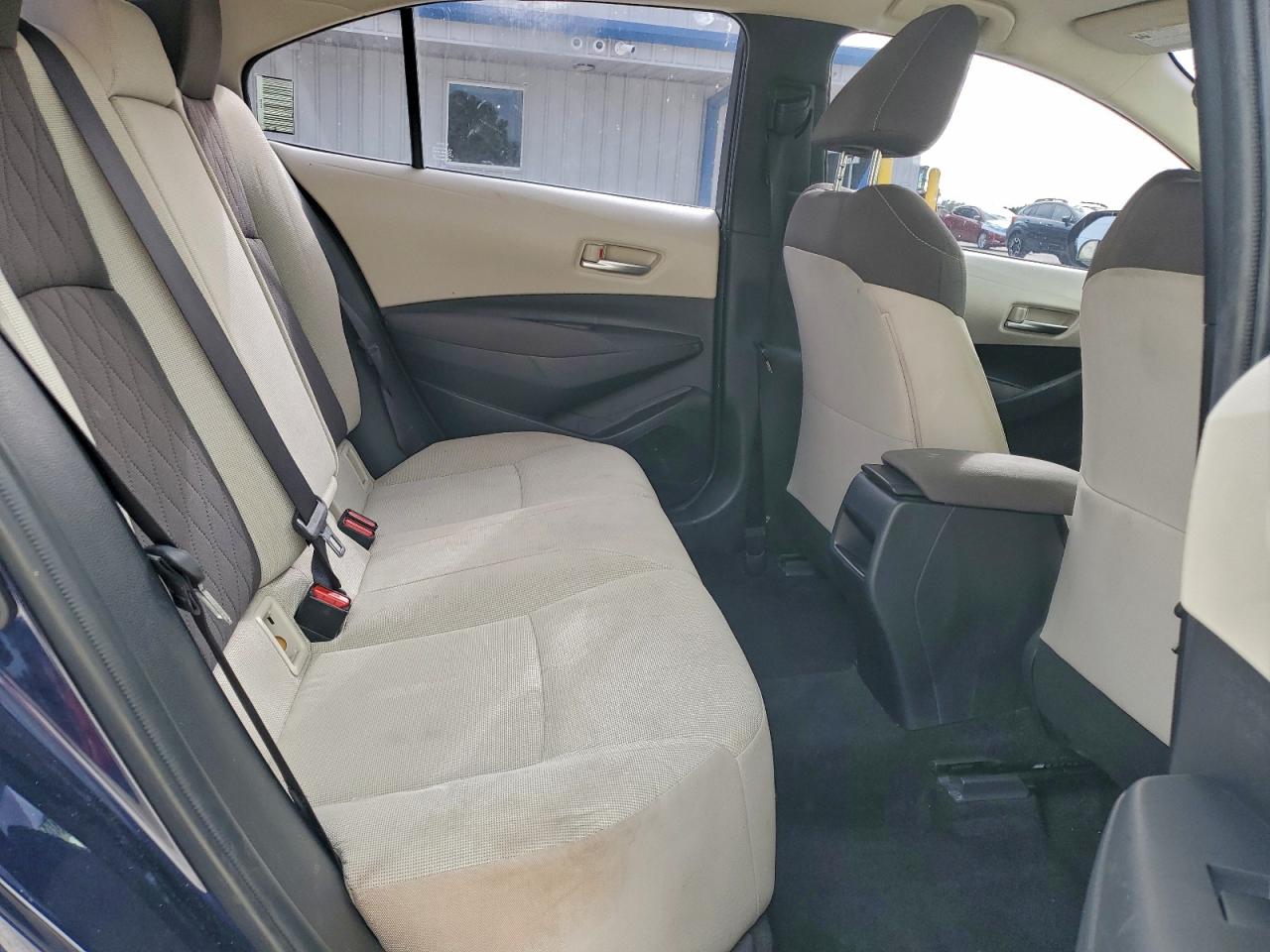 2020 TOYOTA COROLLA LE photo 10