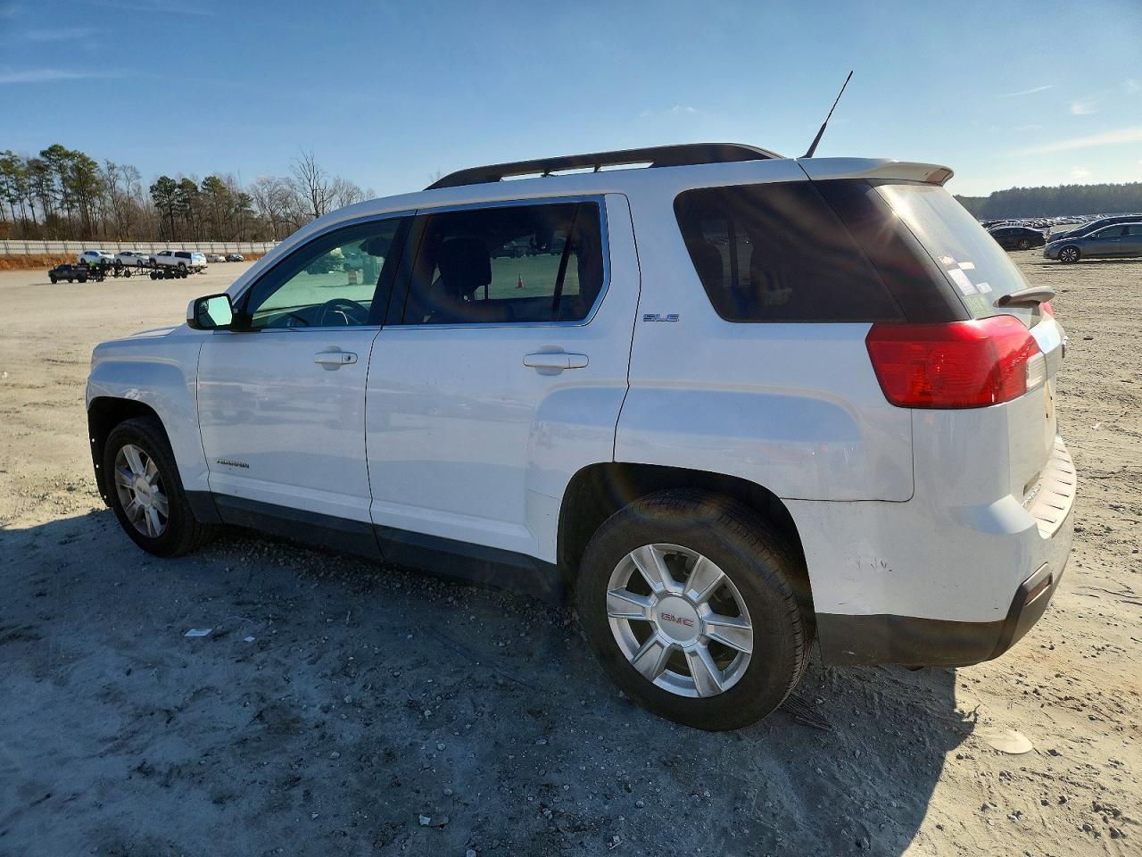 2012 GMC TERRAIN SLE photo 2