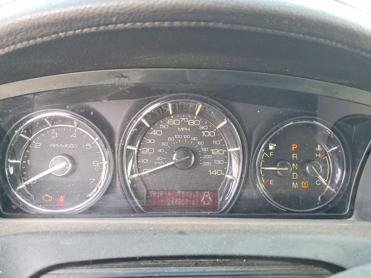 2010 LINCOLN MKS photo 9