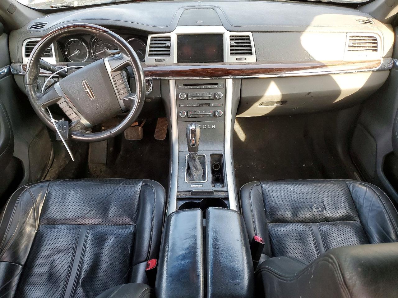 2010 LINCOLN MKS photo 8