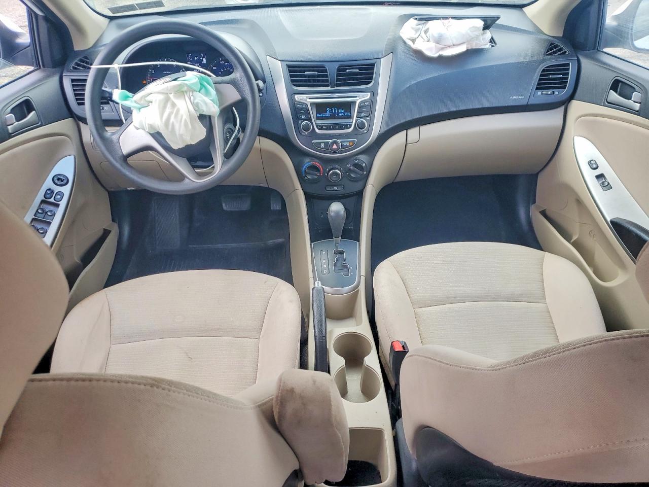 2017 HYUNDAI ACCENT SE photo 8