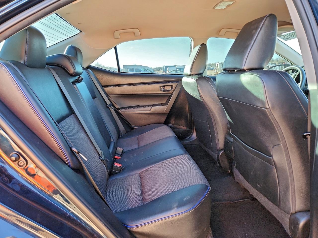2017 TOYOTA COROLLA L photo 10