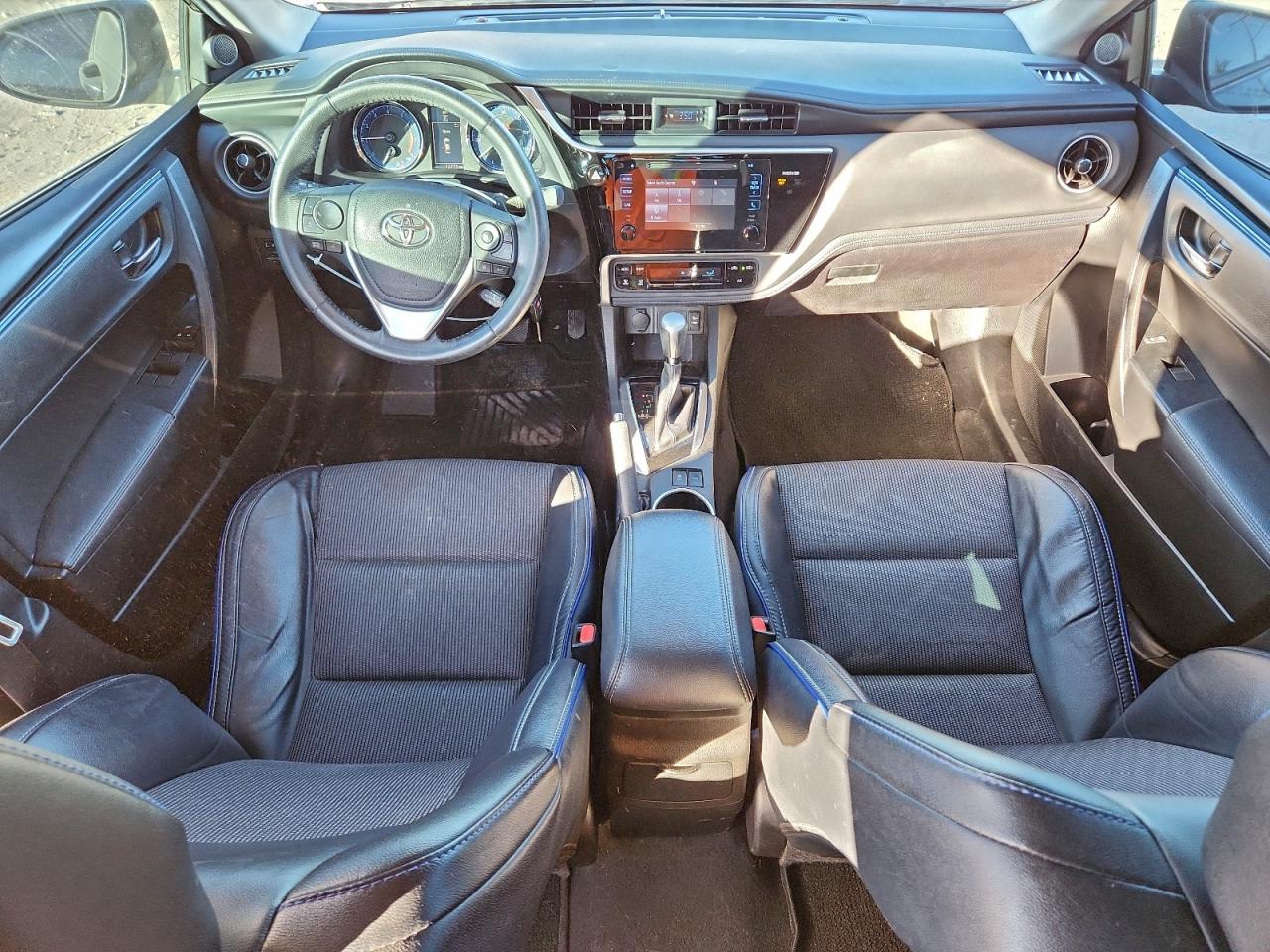 2017 TOYOTA COROLLA L photo 8