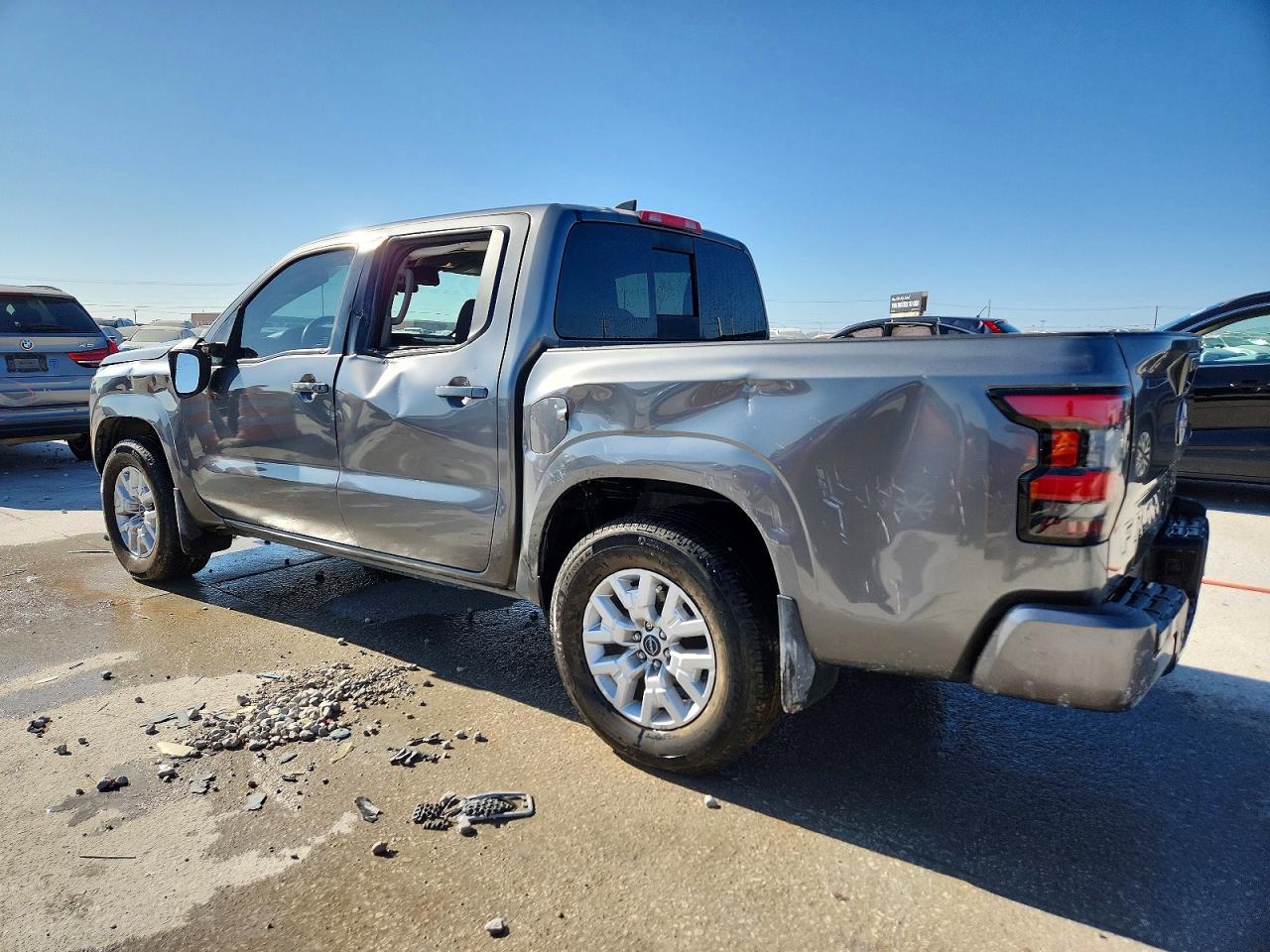 2024 NISSAN FRONTIER SV photo 2