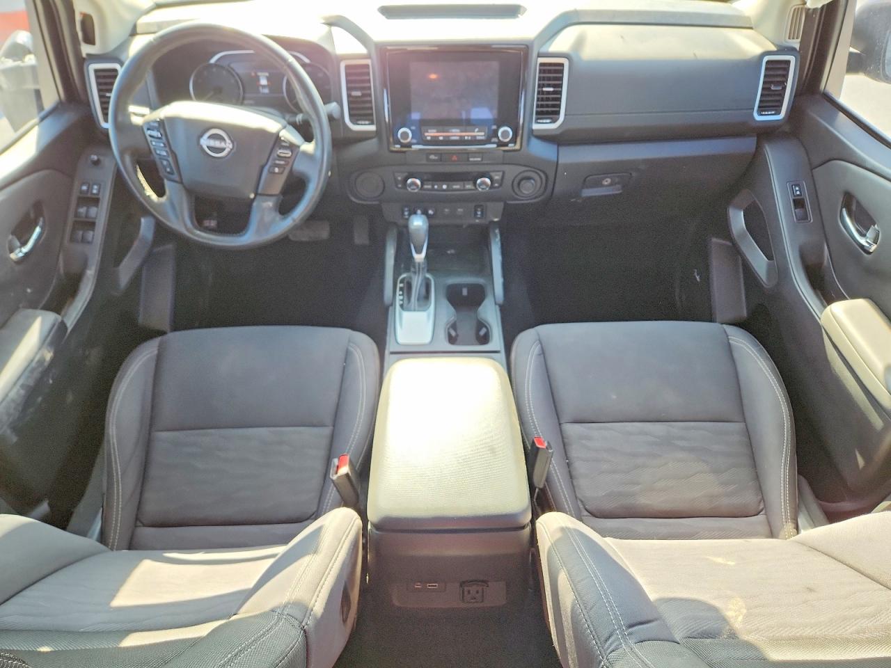 2024 NISSAN FRONTIER SV photo 8