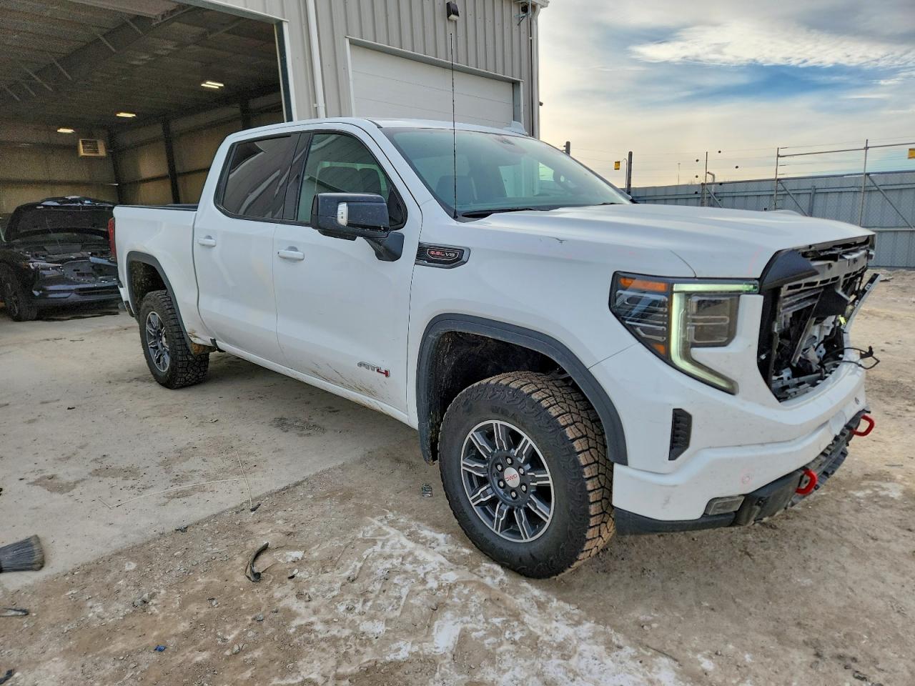 2025 GMC SIERRA K1500 AT4 photo 4