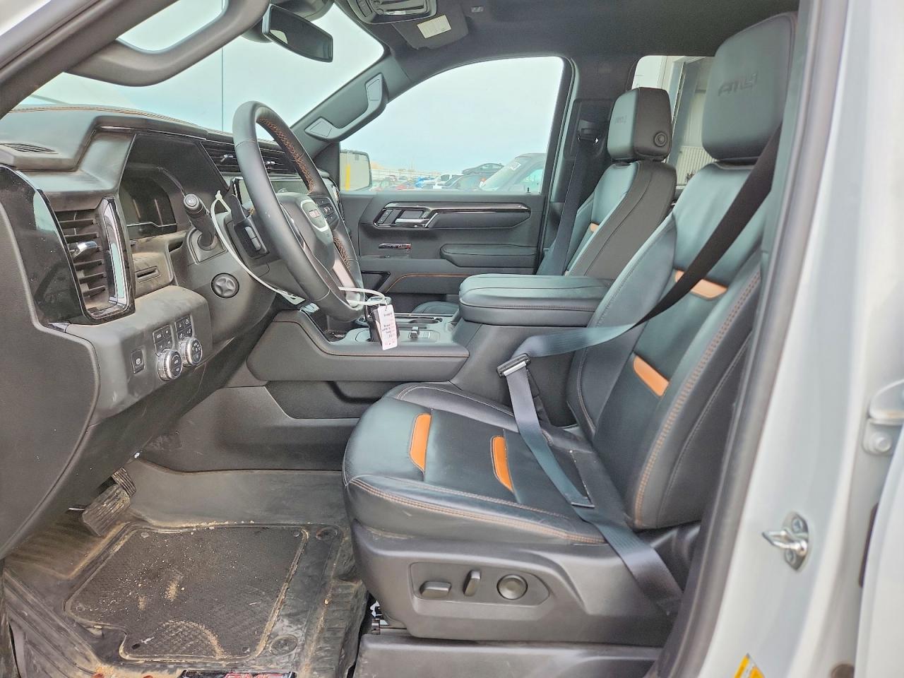2025 GMC SIERRA K1500 AT4 photo 7