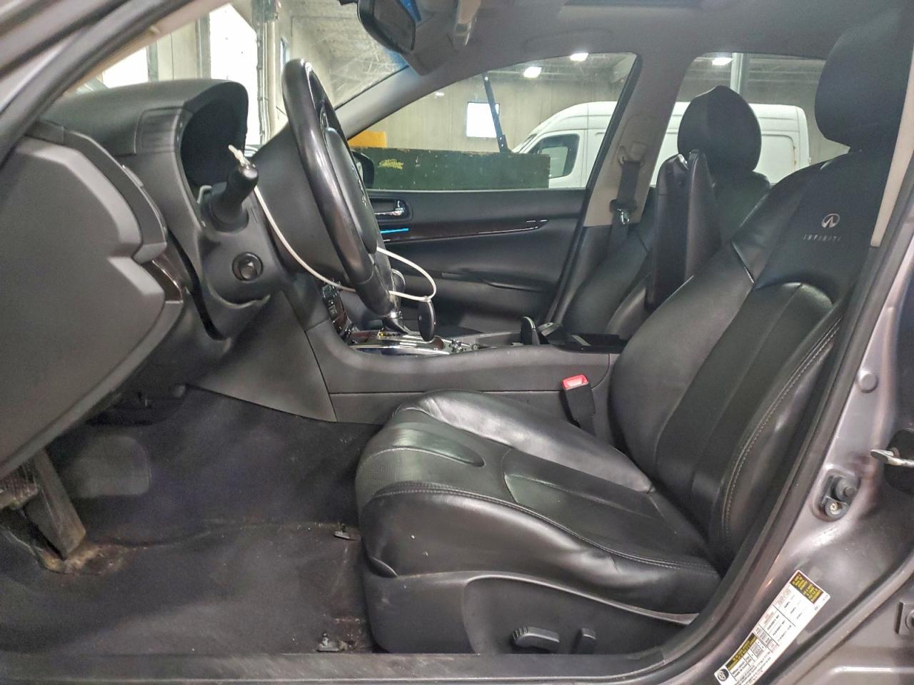 2013 INFINITI G37 photo 7