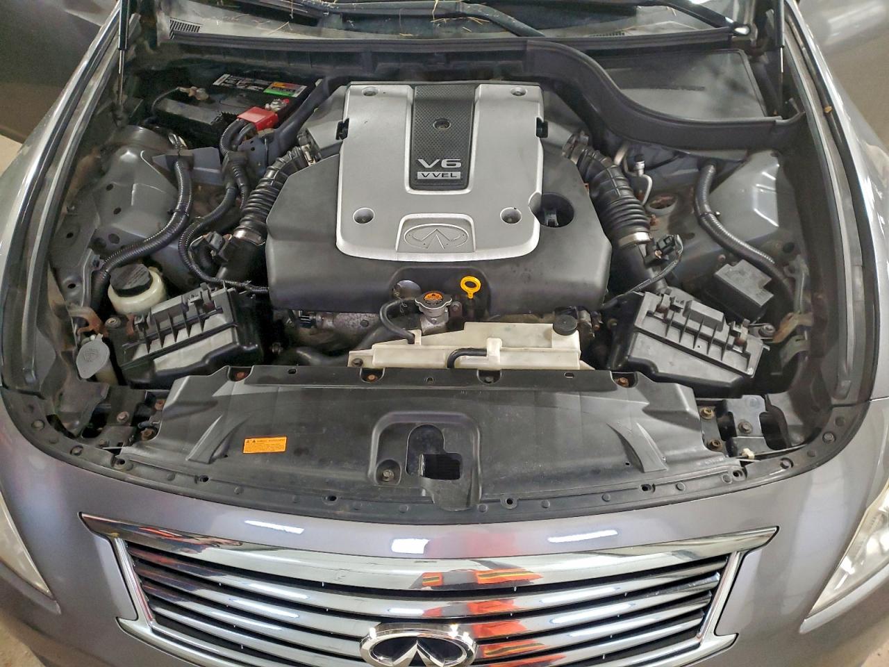 2013 INFINITI G37 photo 11