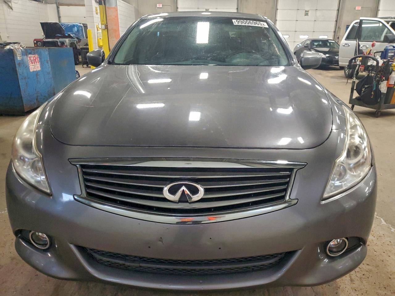 2013 INFINITI G37 photo 5