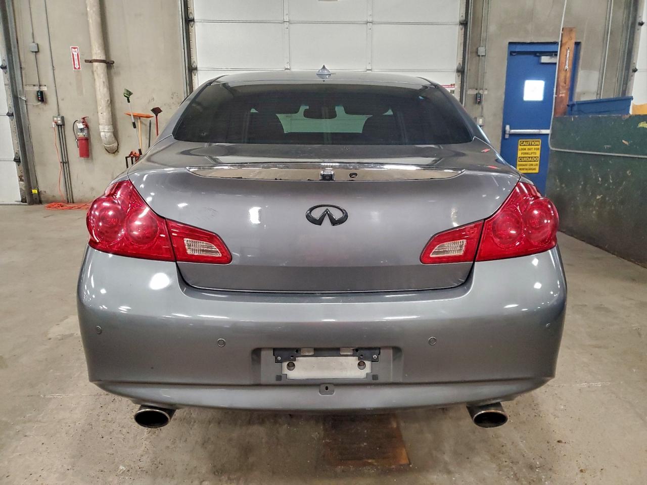 2013 INFINITI G37 photo 6