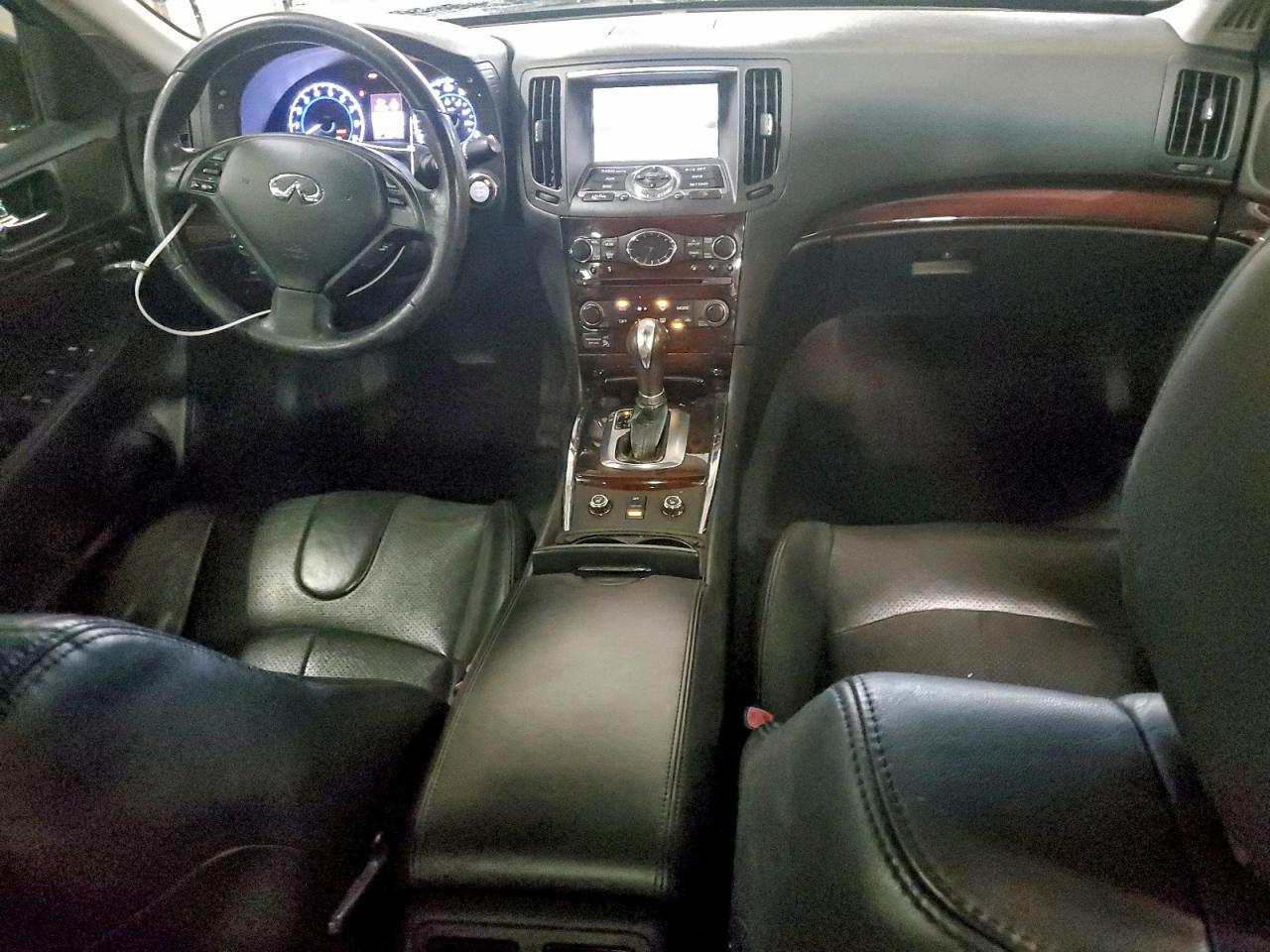 2013 INFINITI G37 photo 8