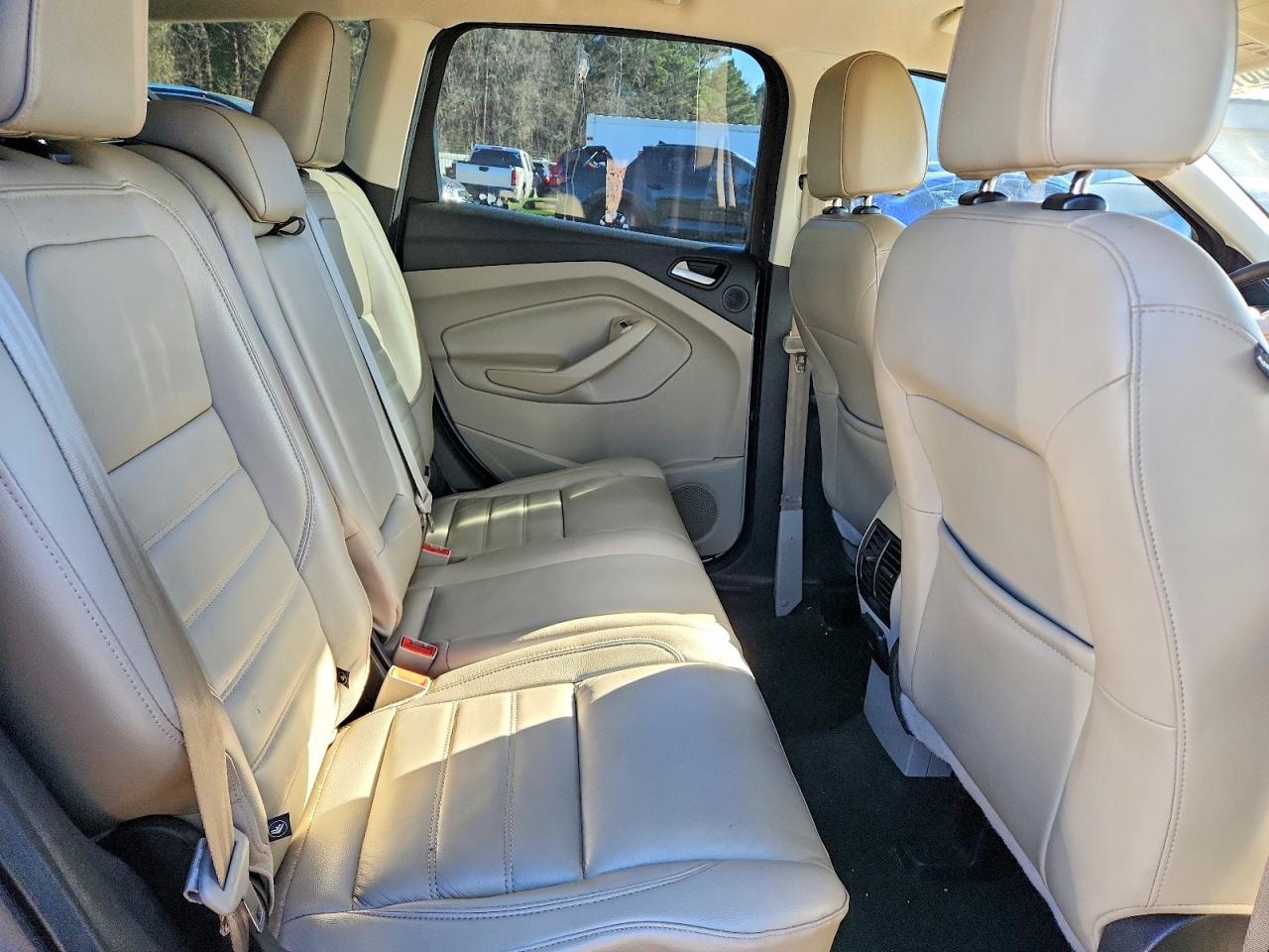 2017 FORD ESCAPE SE photo 11