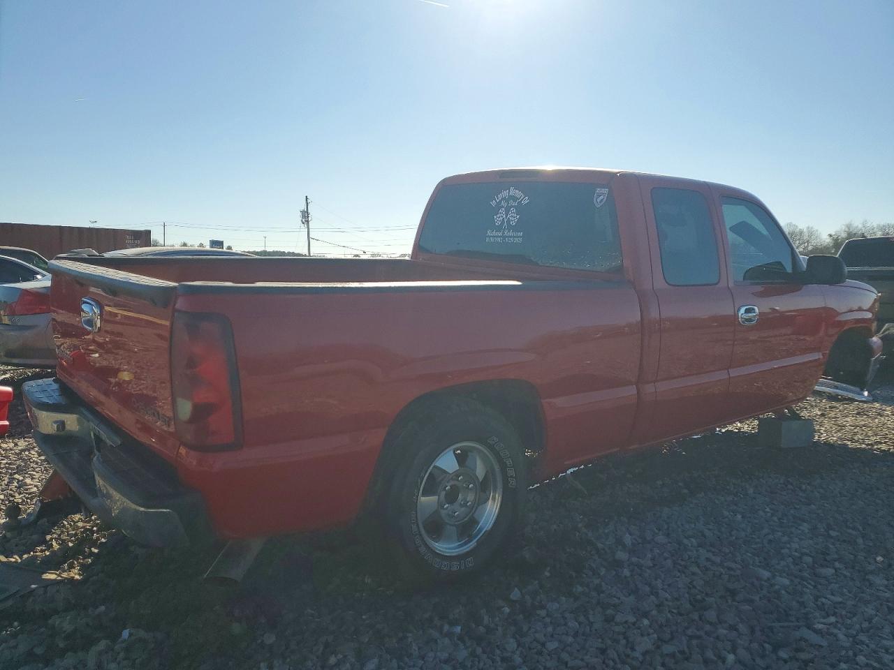 2004 CHEVROLET SILVERADO K1500 photo 3