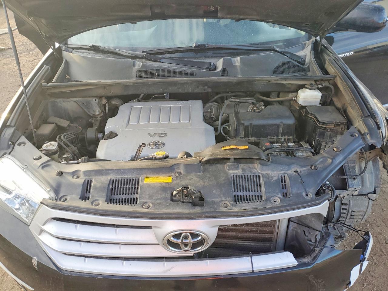 2013 TOYOTA HIGHLANDER LIMITED photo 12