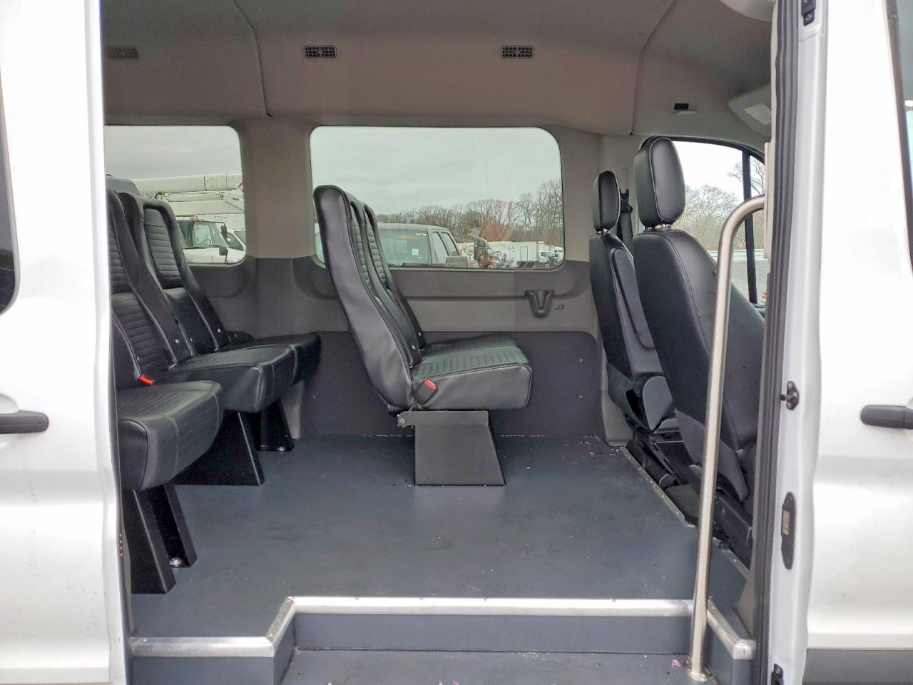 2025 FORD TRANSIT T-350 photo 10