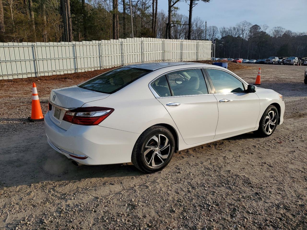 2016 HONDA ACCORD LX photo 3