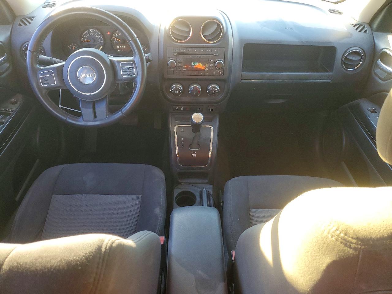 2017 JEEP PATRIOT LATITUDE photo 8