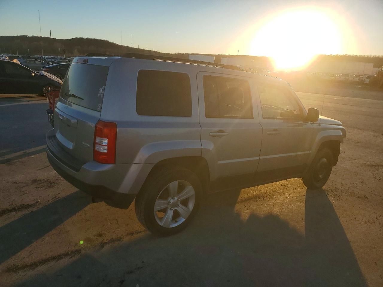 2017 JEEP PATRIOT LATITUDE photo 3