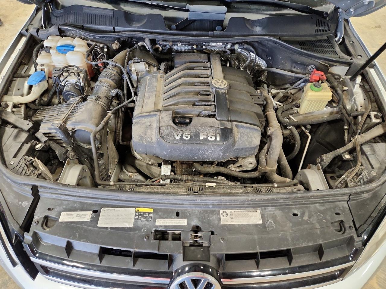 2013 VOLKSWAGEN TOUAREG V6 photo 12