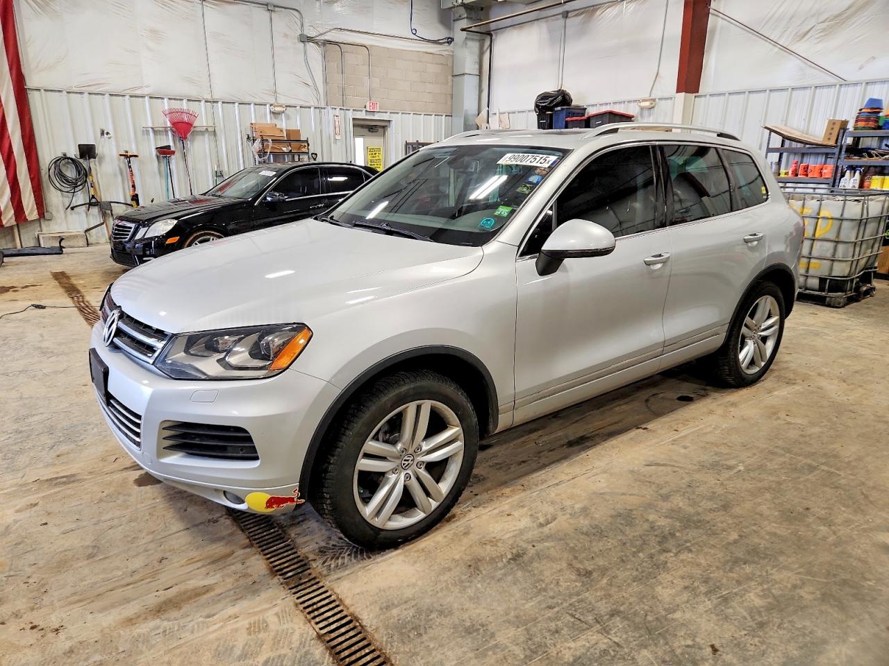 2013 VOLKSWAGEN TOUAREG