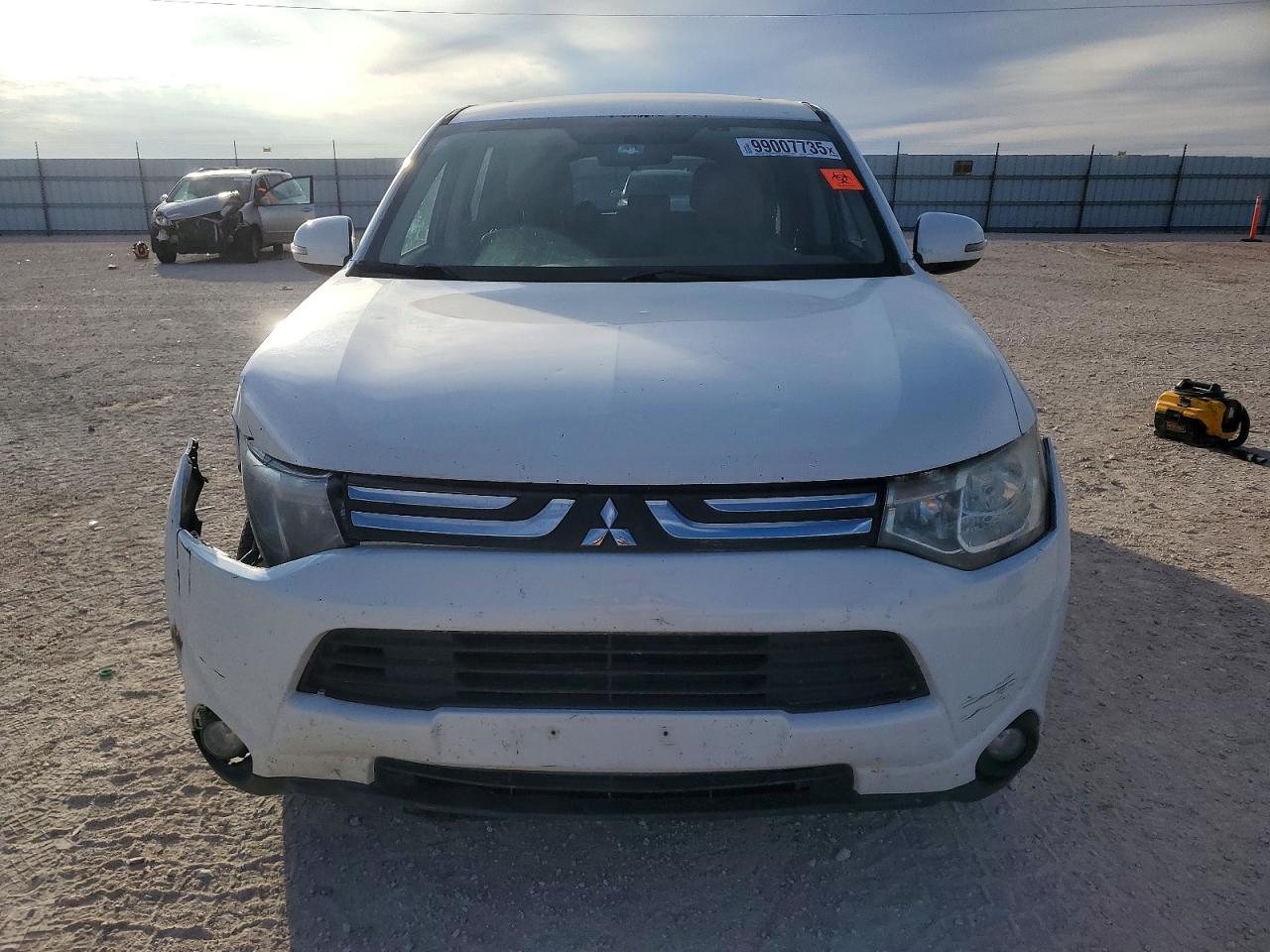 2014 MITSUBISHI OUTLANDER SE photo 5
