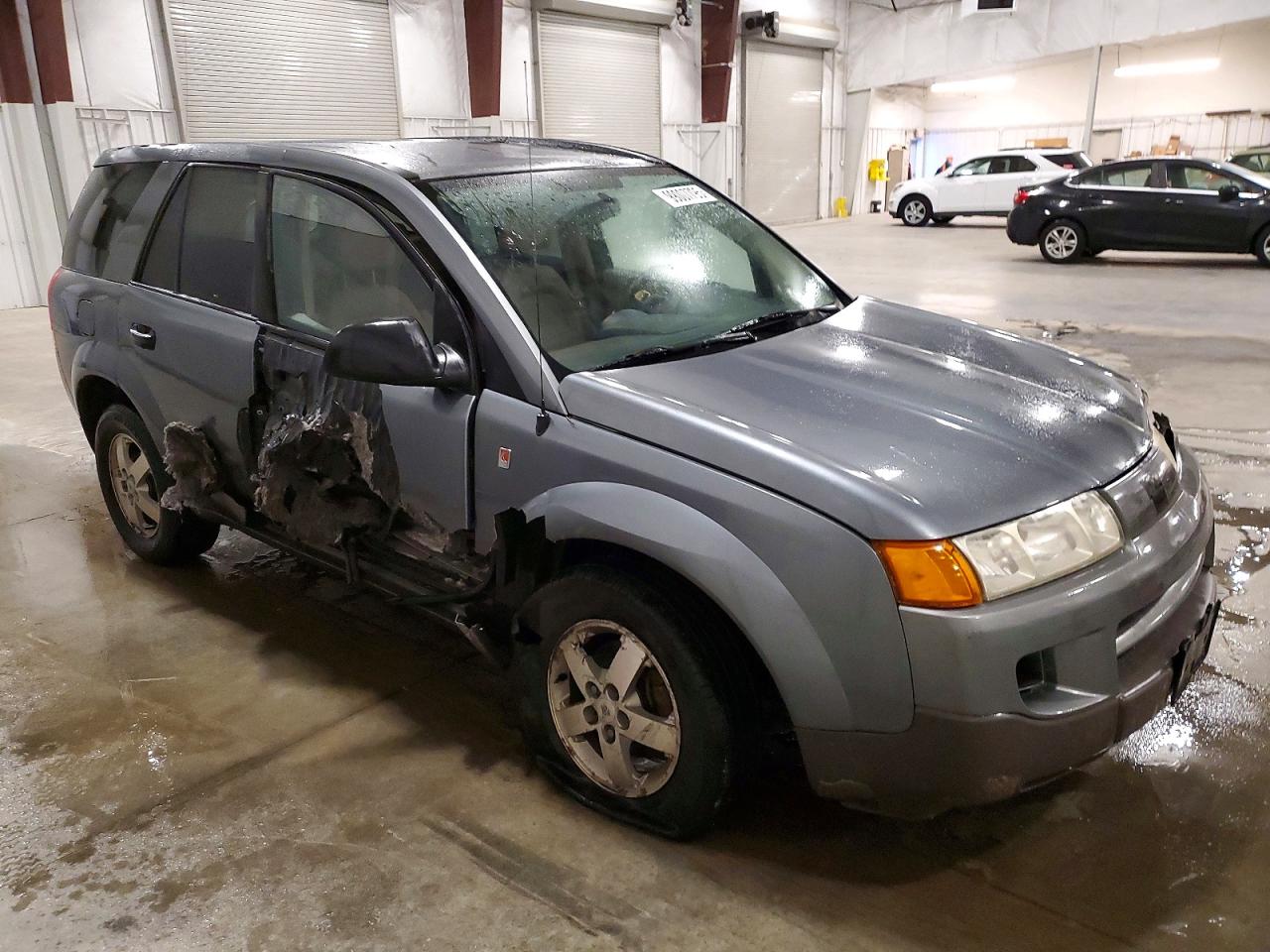 2005 SATURN VUE photo 4