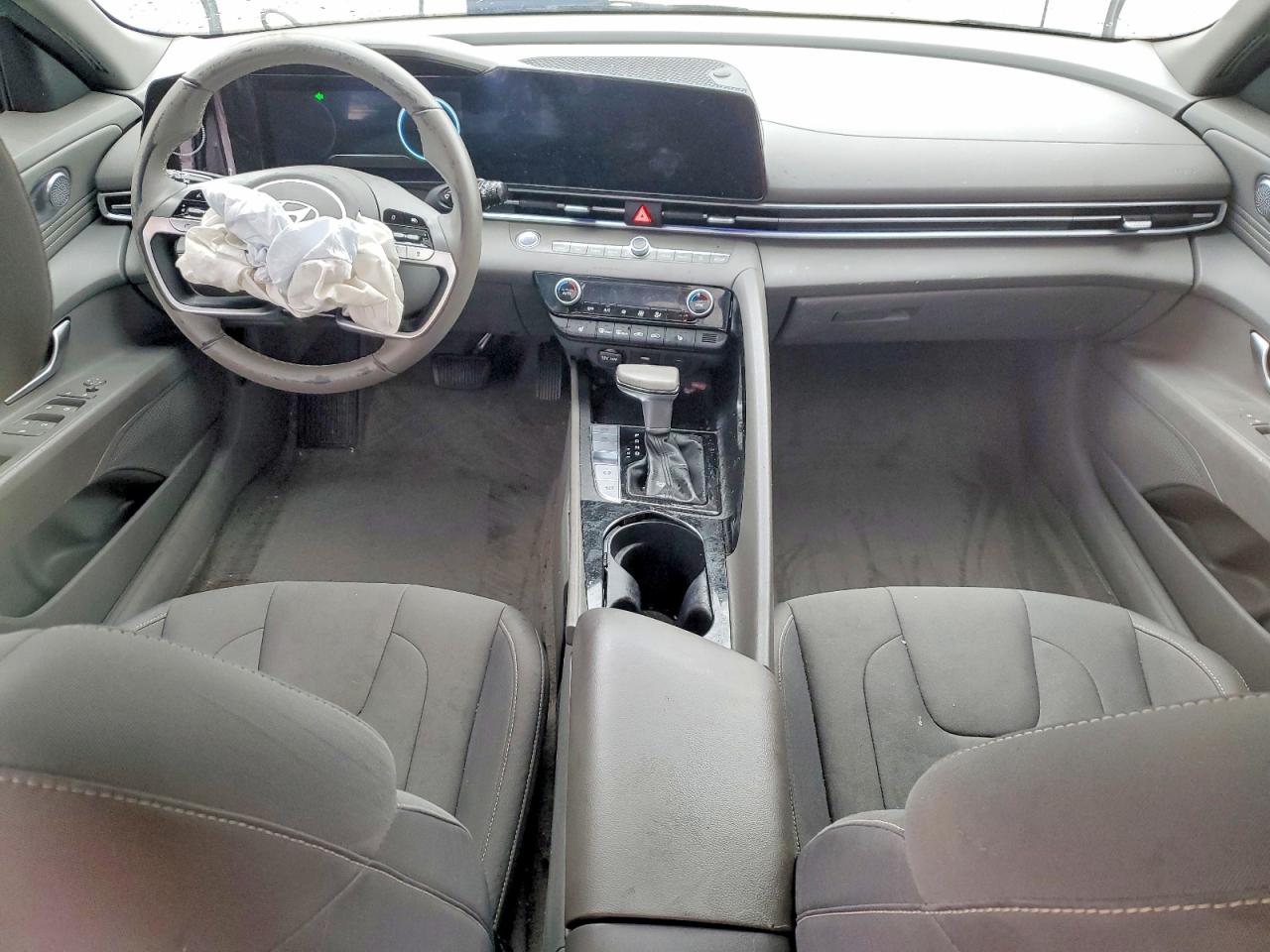 2025 HYUNDAI ELANTRA SEL CONVENIENCE photo 8