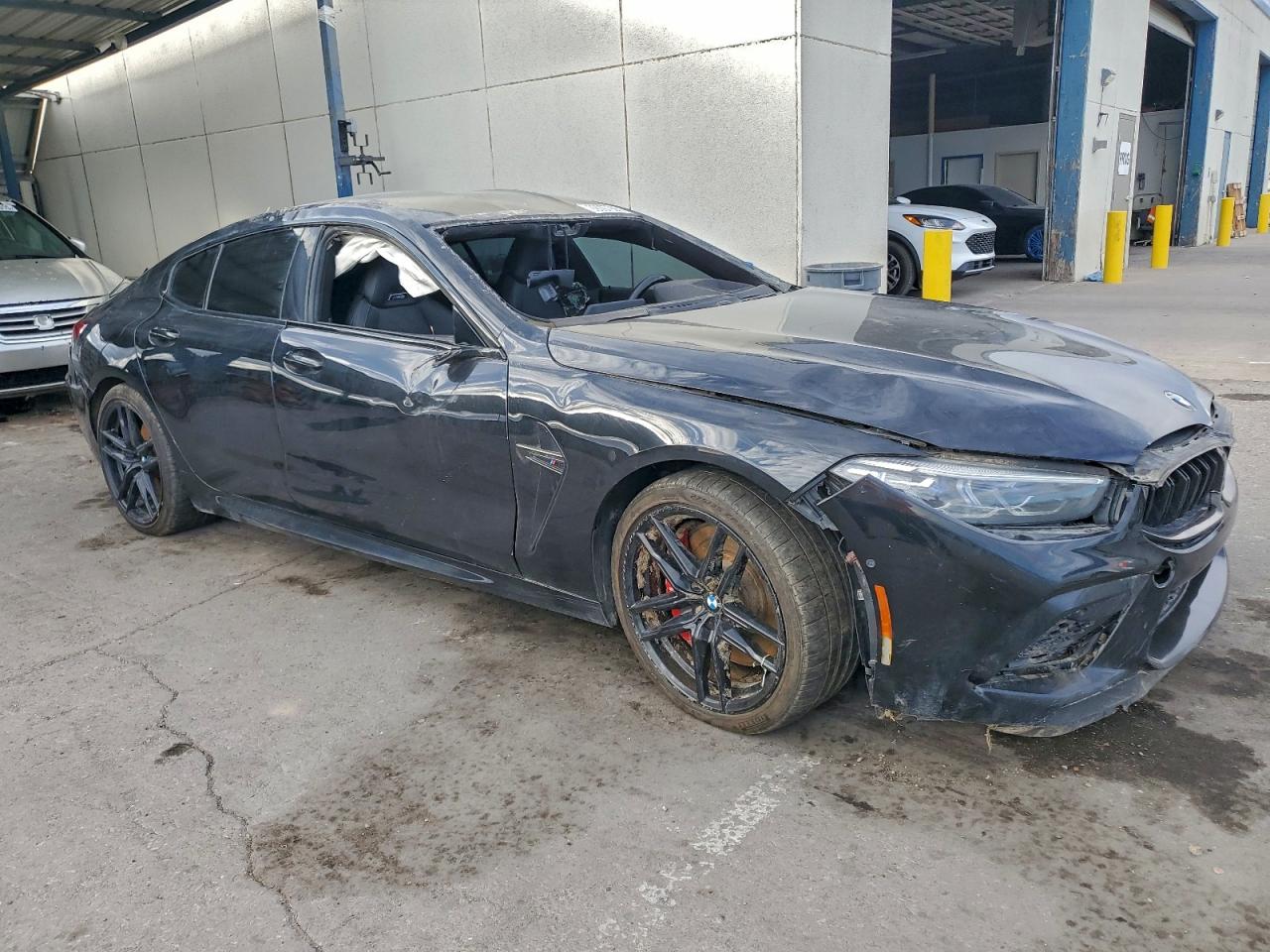 2022 BMW M8 photo 7