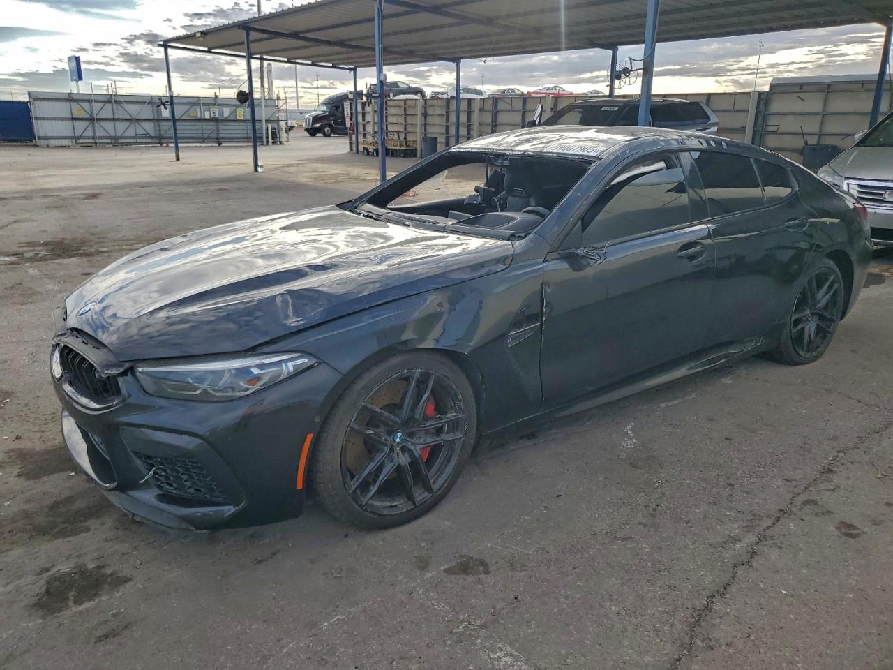 2022 BMW M8