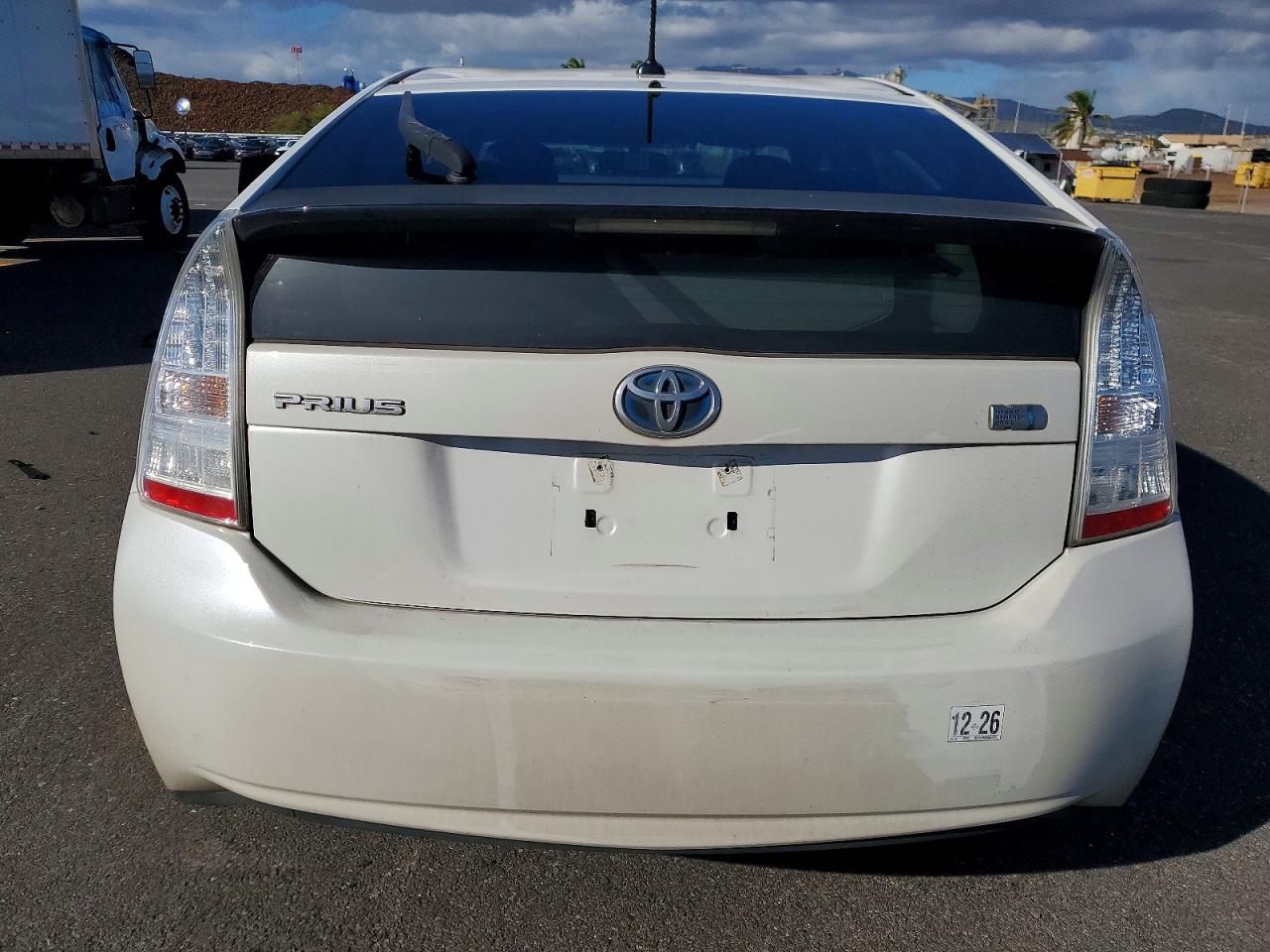 2010 TOYOTA PRIUS photo 6